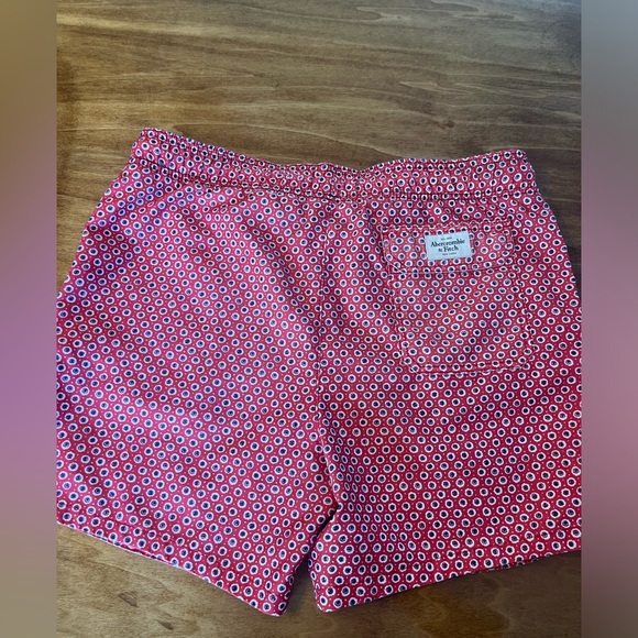 Abercrombie and Fitch Men’s Red Patterned Board Shorts size XL. - Picture 6 of 7
